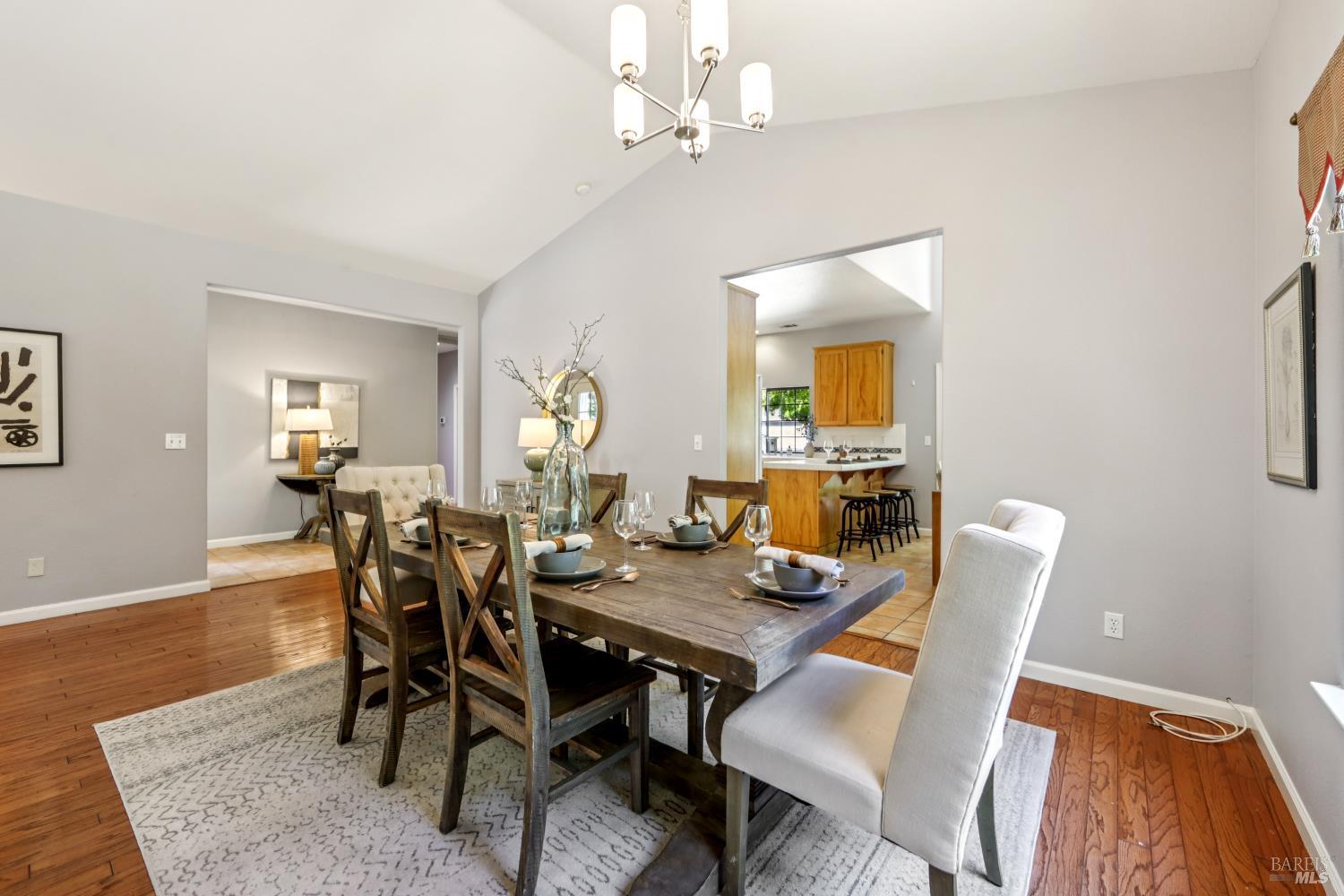 Detail Gallery Image 13 of 37 For 709 Amherst Cir, Sonoma,  CA 95476 - 3 Beds | 2 Baths