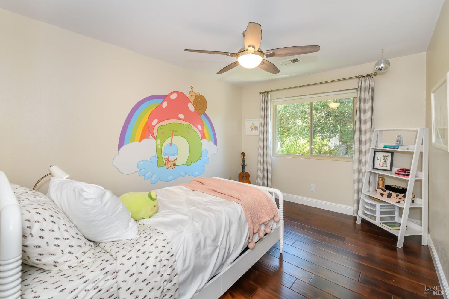 Detail Gallery Image 37 of 61 For 620 Elm Dr, Petaluma,  CA 94952 - 5 Beds | 2/1 Baths