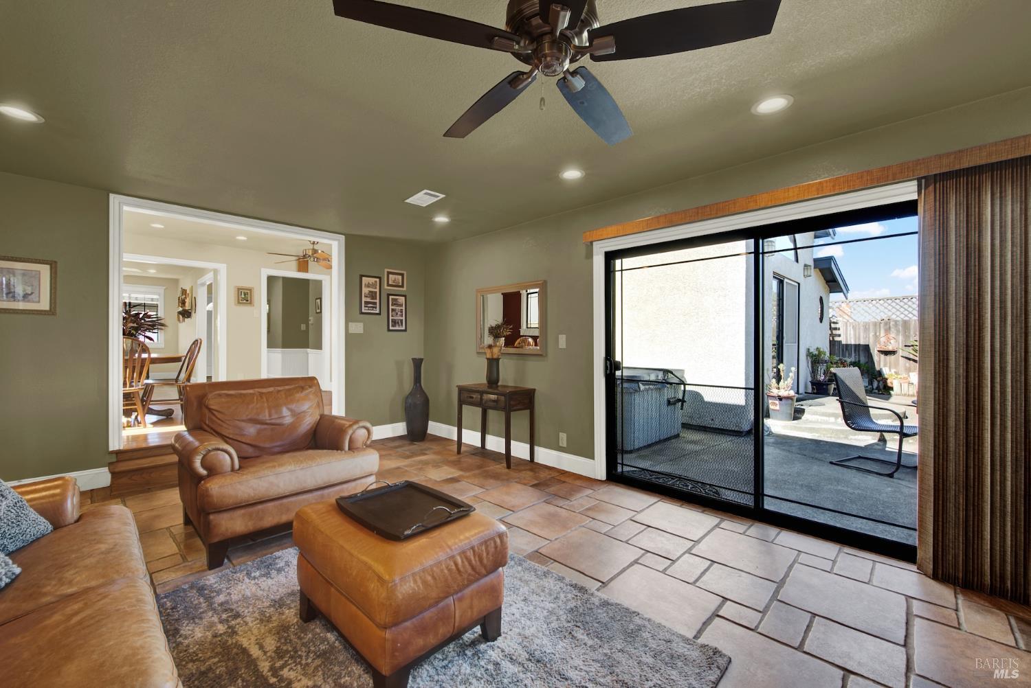 Detail Gallery Image 36 of 85 For 1835 Egret Ln, Hayward,  CA 94545 - 3 Beds | 2 Baths
