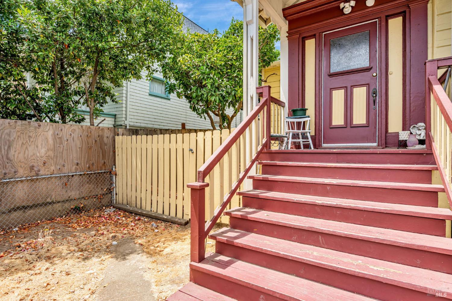 Detail Gallery Image 3 of 42 For 311 Alameda St, Vallejo,  CA 94590 - 2 Beds | 2 Baths