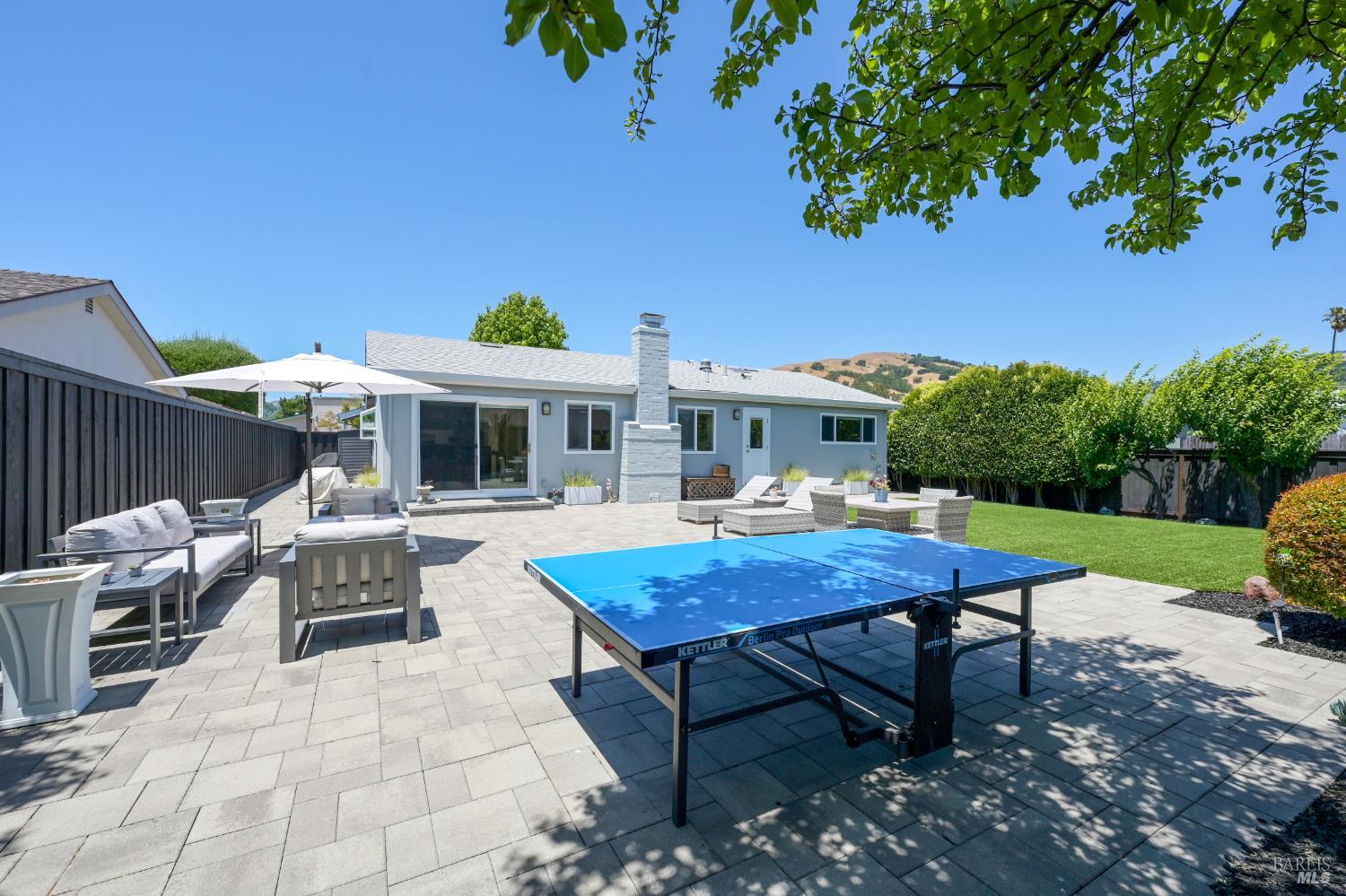 Detail Gallery Image 30 of 33 For 38 San Ramon Way, Novato,  CA 94945 - 3 Beds | 2 Baths