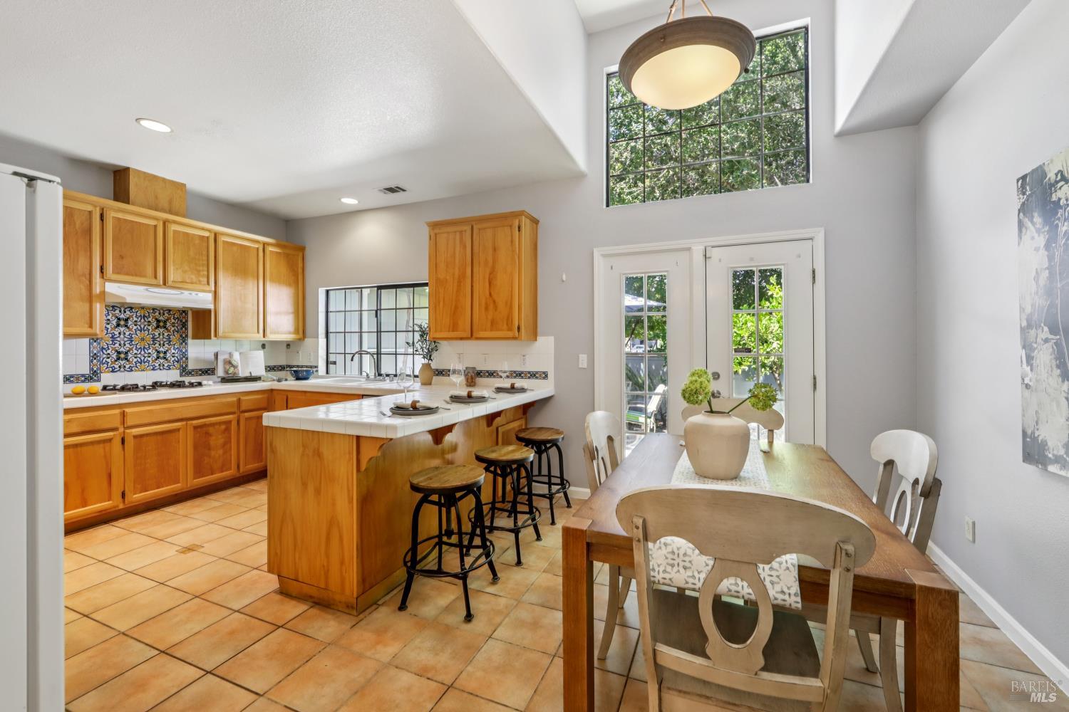 Detail Gallery Image 15 of 37 For 709 Amherst Cir, Sonoma,  CA 95476 - 3 Beds | 2 Baths