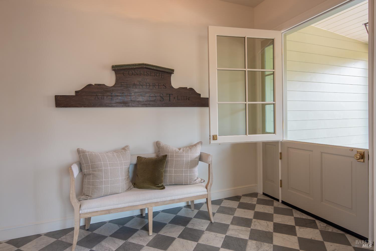 Detail Gallery Image 5 of 49 For 3788 Palazzo Ct, Santa Rosa,  CA 95404 - 4 Beds | 2/1 Baths