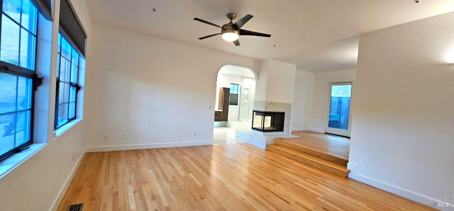 Detail Gallery Image 14 of 42 For 174 Main Dr, San Rafael,  CA 94901 - 5 Beds | 2 Baths