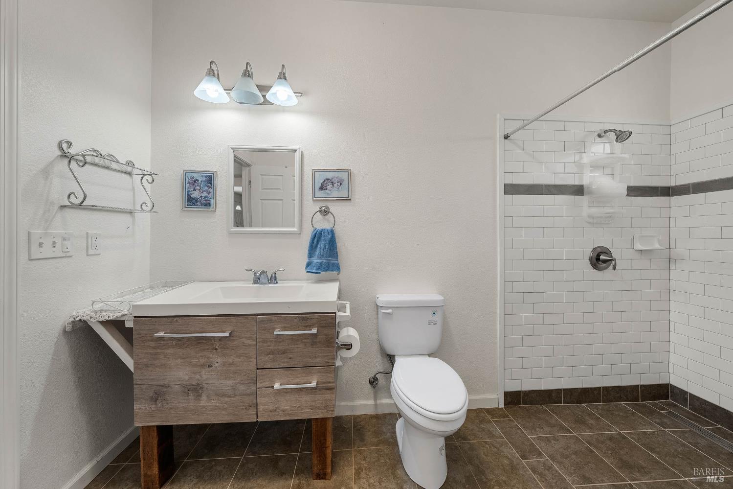 Detail Gallery Image 34 of 71 For 8700 Red Hills Rd, Kelseyville,  CA 95451 - 5 Beds | 3 Baths
