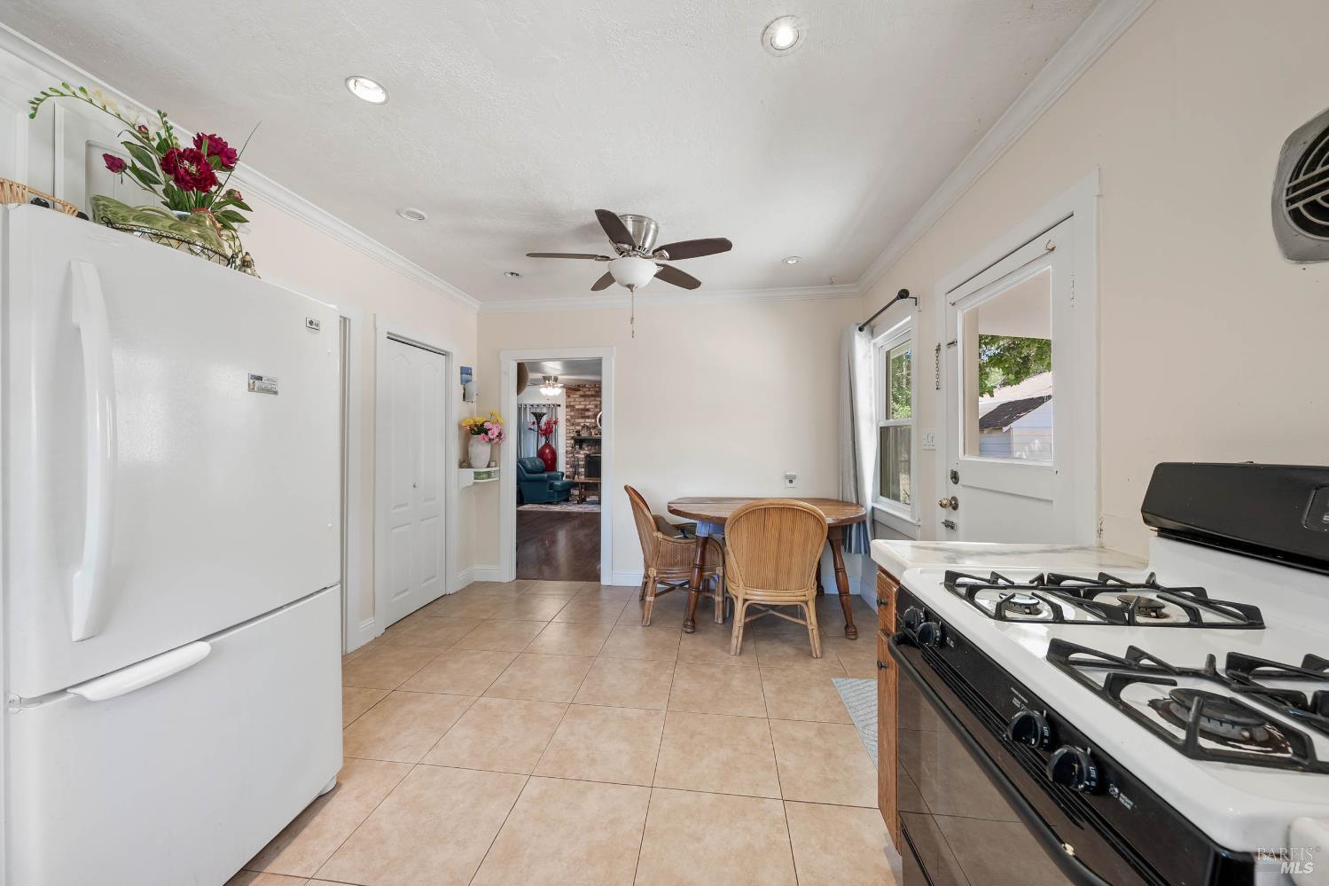 Detail Gallery Image 26 of 58 For 3440 Beach St, Nice,  CA 95464 - 2 Beds | 1 Baths