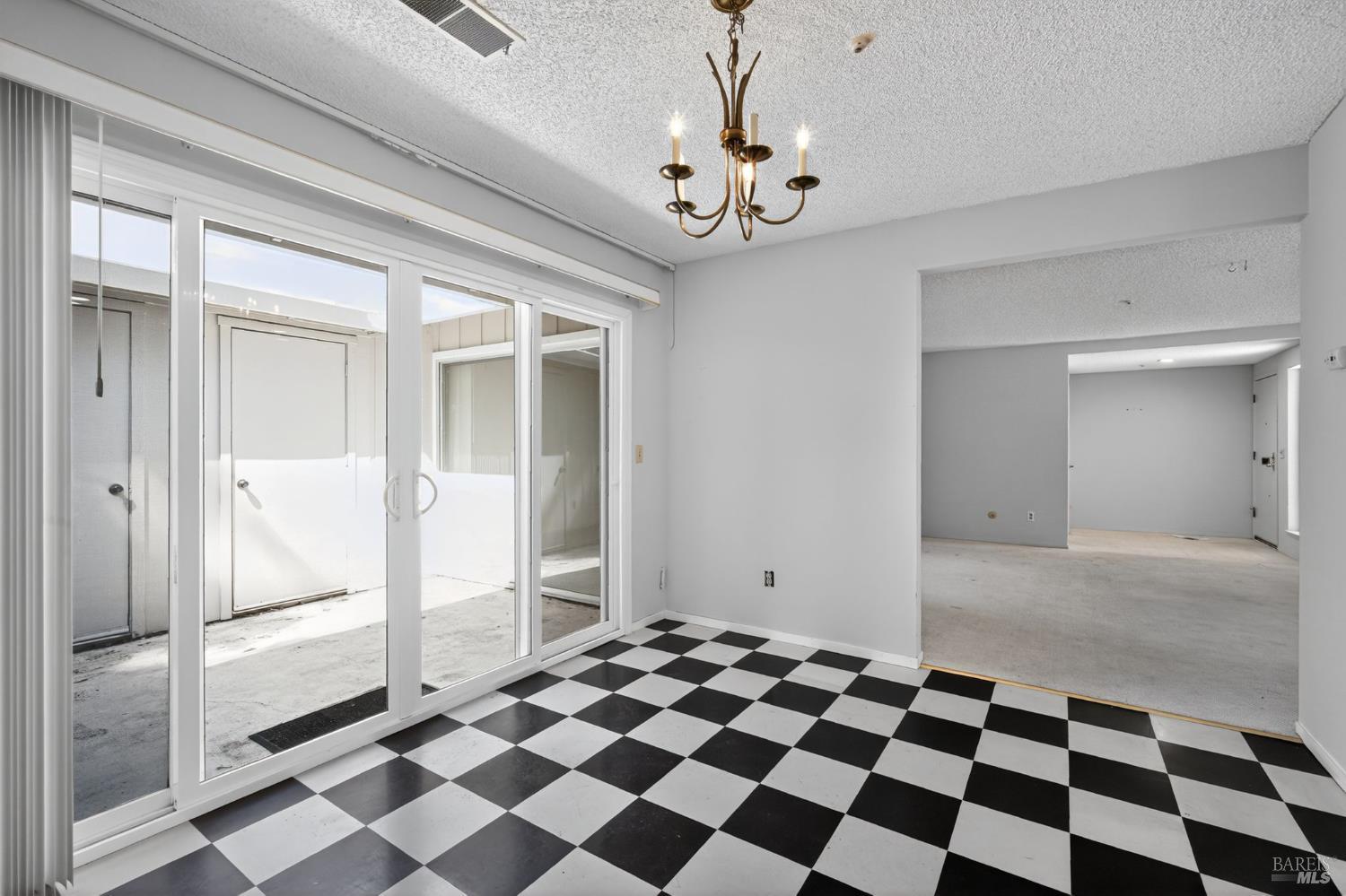 Detail Gallery Image 9 of 39 For 46 Aspen Meadows Cir, Santa Rosa,  CA 95409 - 1 Beds | 1 Baths