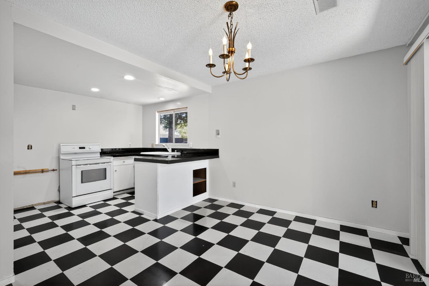 Detail Gallery Image 19 of 39 For 46 Aspen Meadows Cir, Santa Rosa,  CA 95409 - 1 Beds | 1 Baths