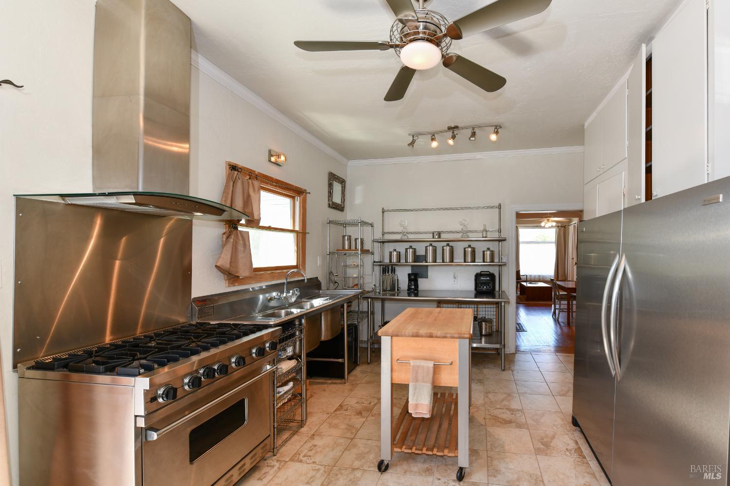 Detail Gallery Image 12 of 74 For 1545 Oak St, Napa,  CA 94559 - 2 Beds | 2 Baths