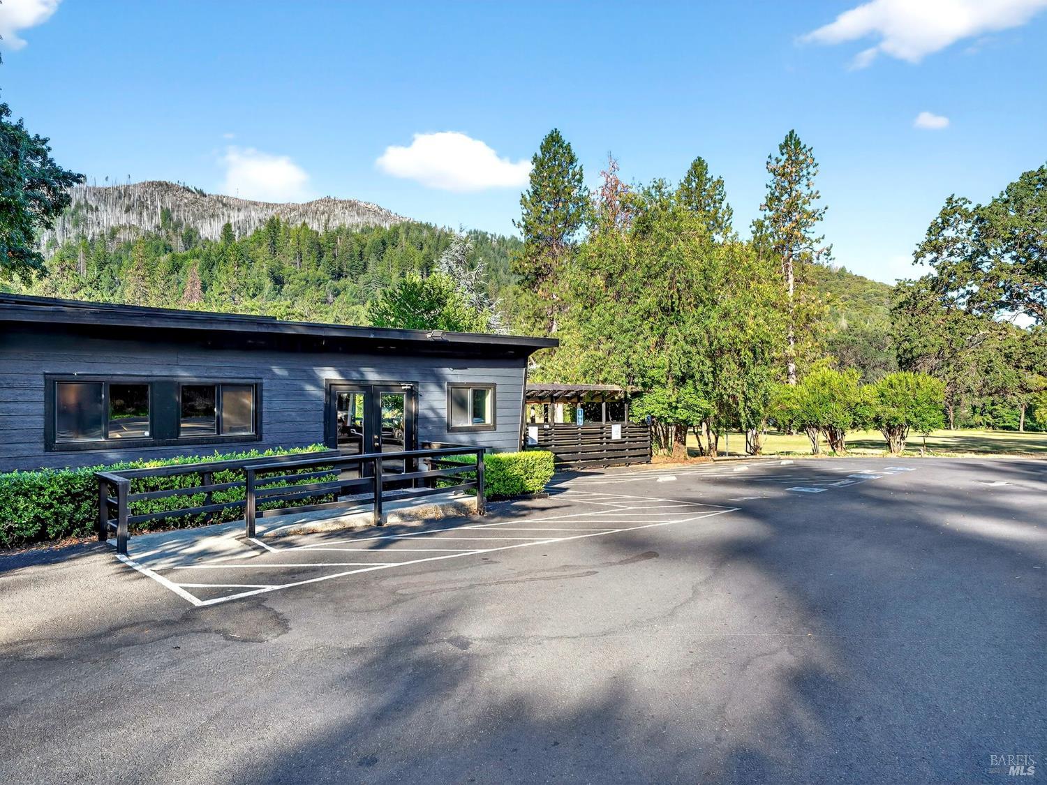 Detail Gallery Image 21 of 91 For 16451 Golf Rd, Cobb,  CA 95426 - 2 Beds | 1 Baths