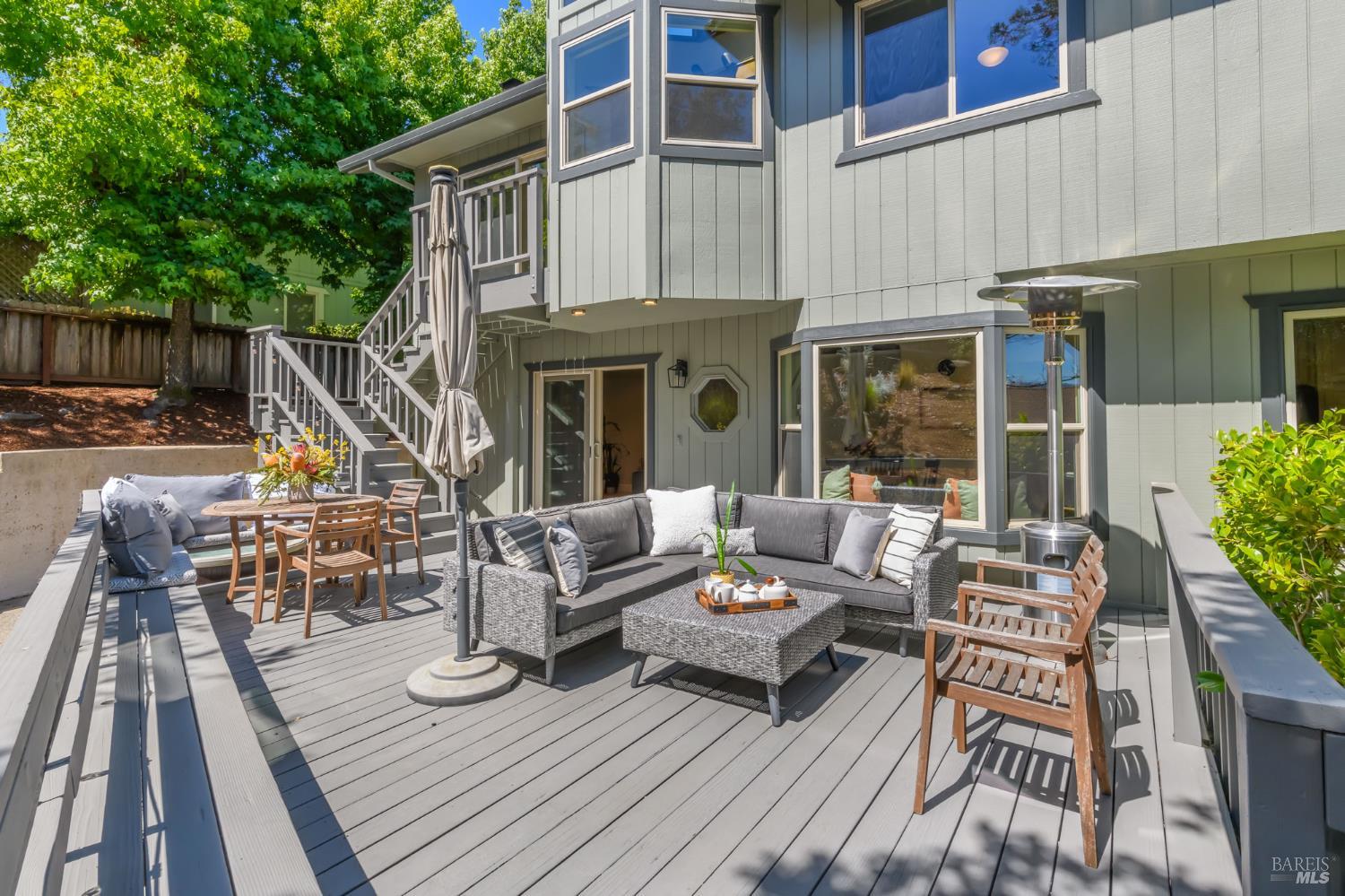 Detail Gallery Image 21 of 61 For 620 Elm Dr, Petaluma,  CA 94952 - 5 Beds | 2/1 Baths