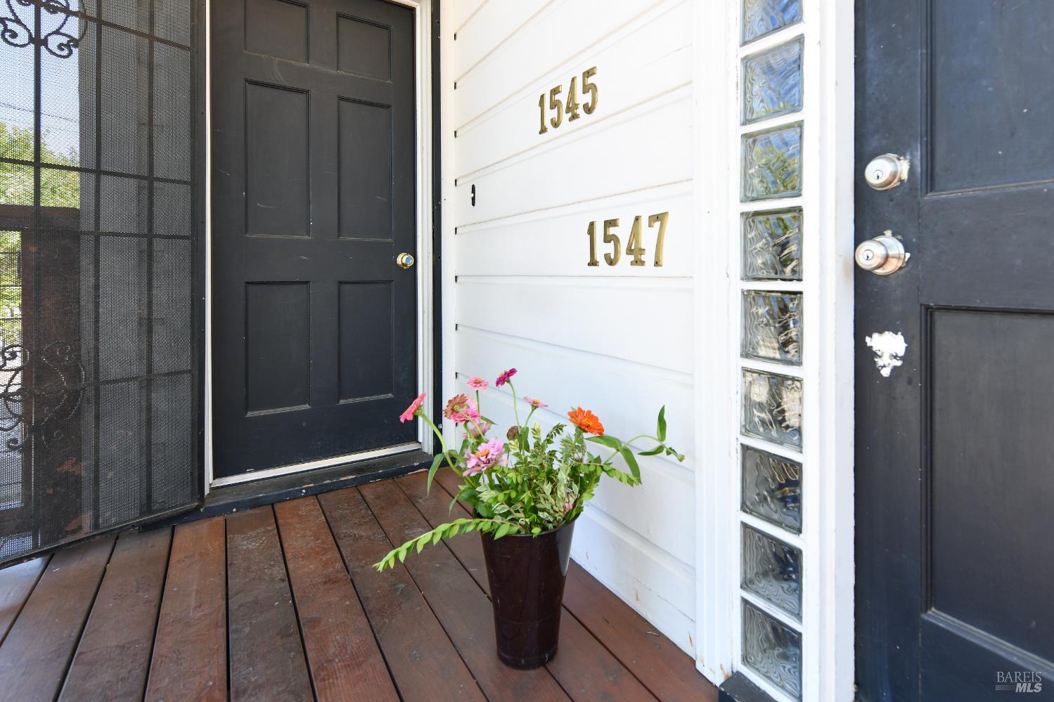 Detail Gallery Image 3 of 74 For 1545 Oak St, Napa,  CA 94559 - 2 Beds | 2 Baths