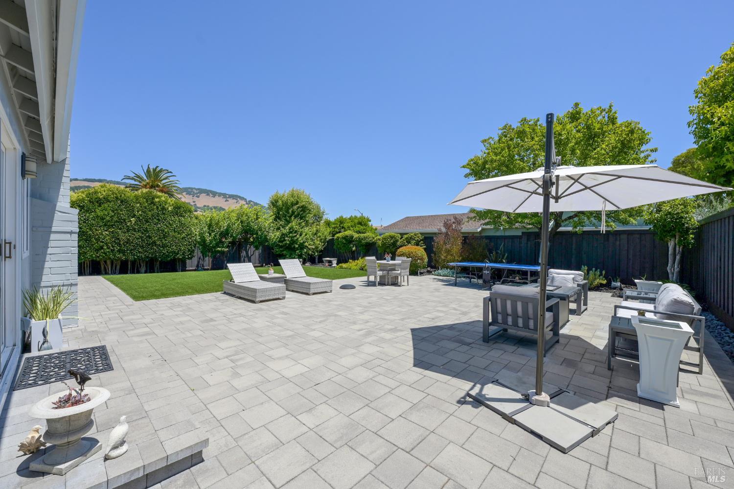 Detail Gallery Image 28 of 33 For 38 San Ramon Way, Novato,  CA 94945 - 3 Beds | 2 Baths