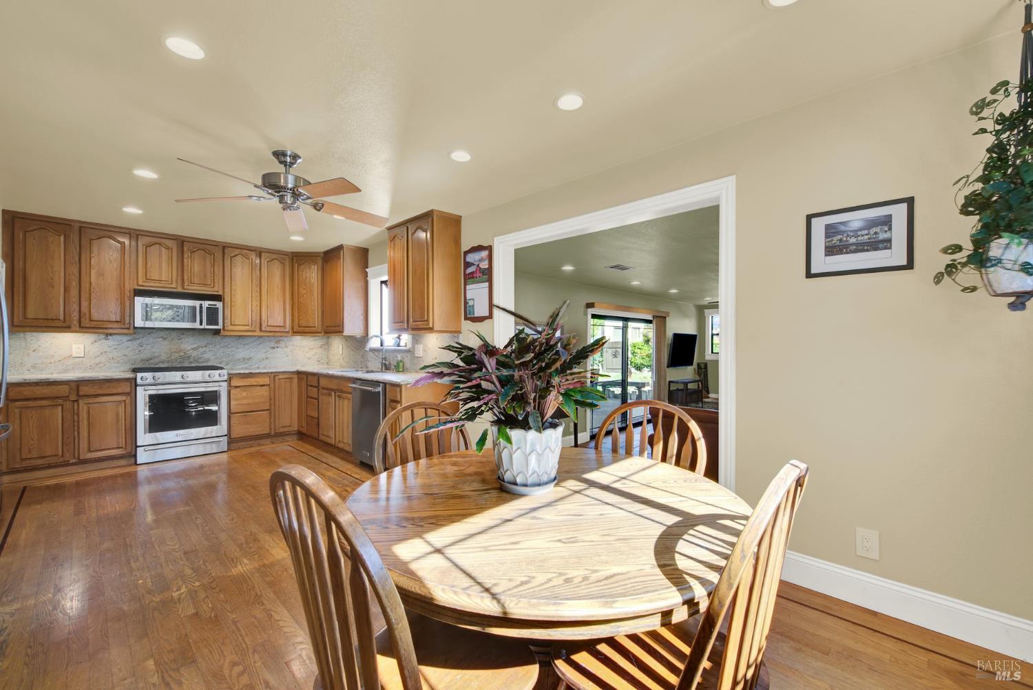 Detail Gallery Image 21 of 85 For 1835 Egret Ln, Hayward,  CA 94545 - 3 Beds | 2 Baths