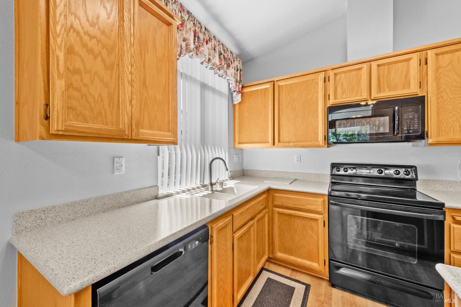Detail Gallery Image 18 of 45 For 348 Trellis Ln, Vacaville,  CA 95687 - 2 Beds | 2 Baths