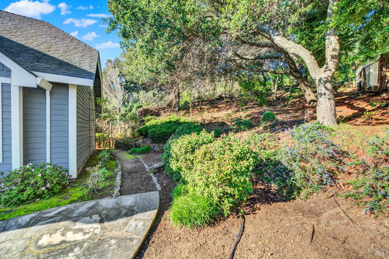Detail Gallery Image 10 of 85 For 26 Clement Ct, Napa,  CA 94558 - 3 Beds | 2/1 Baths
