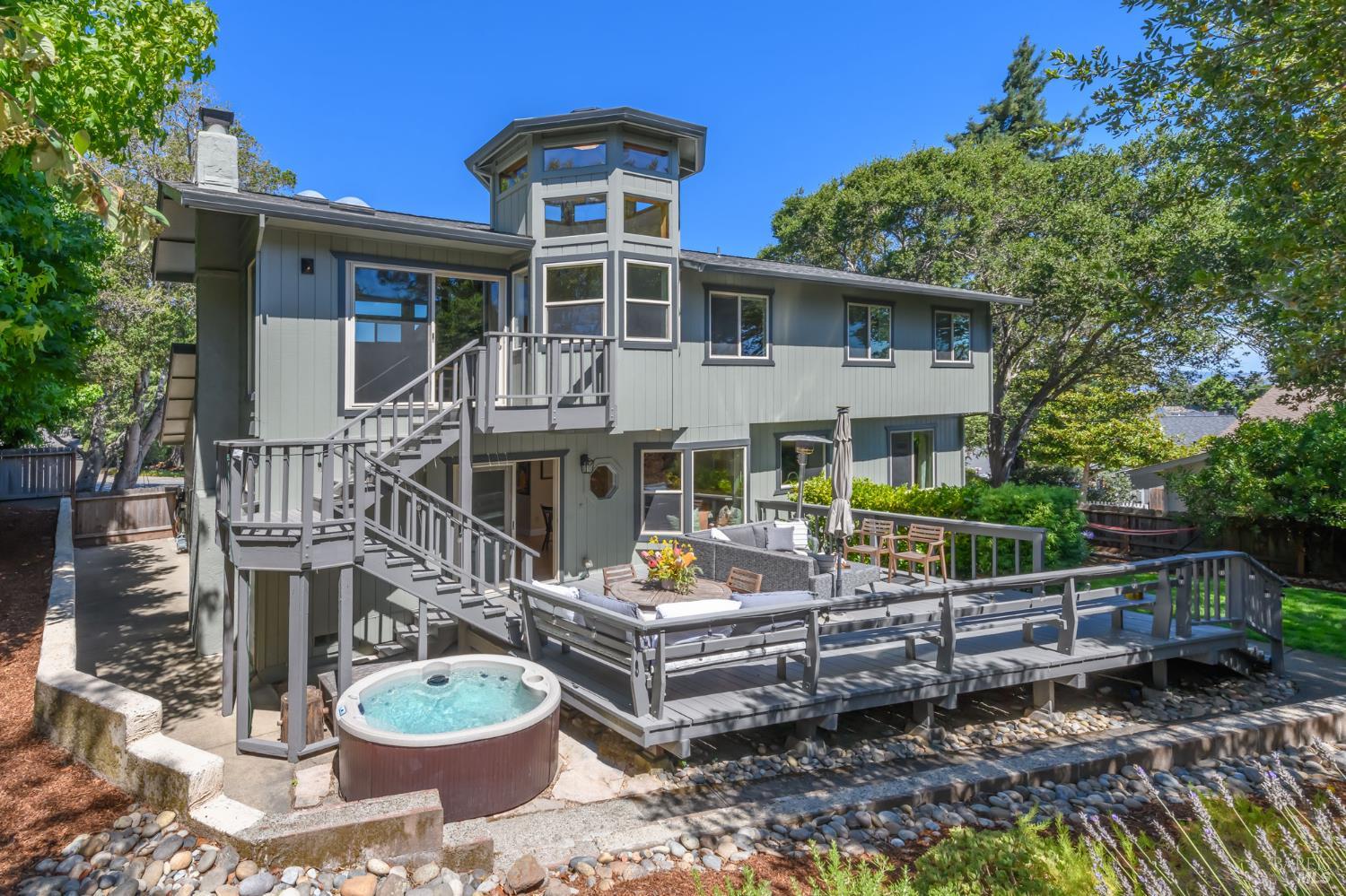 Detail Gallery Image 3 of 61 For 620 Elm Dr, Petaluma,  CA 94952 - 5 Beds | 2/1 Baths