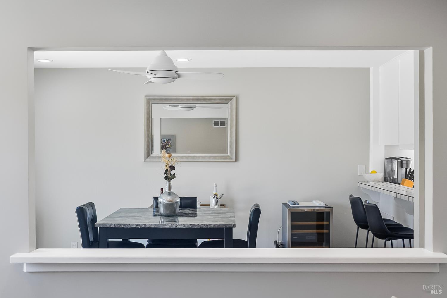 Detail Gallery Image 9 of 33 For 38 San Ramon Way, Novato,  CA 94945 - 3 Beds | 2 Baths