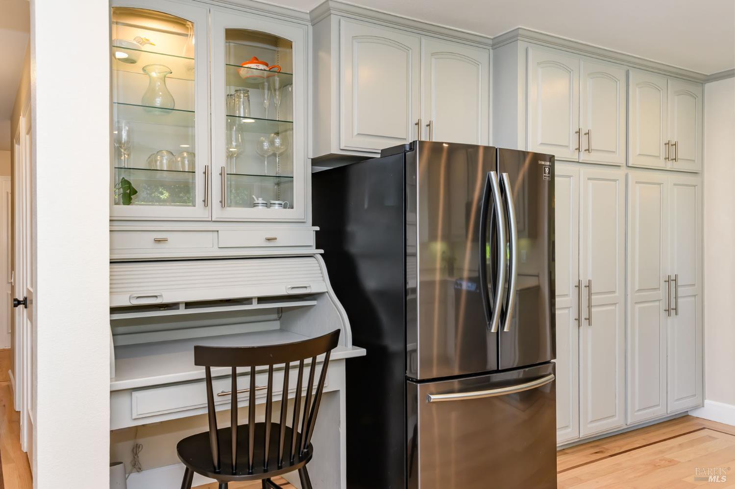 Detail Gallery Image 13 of 61 For 620 Elm Dr, Petaluma,  CA 94952 - 5 Beds | 2/1 Baths