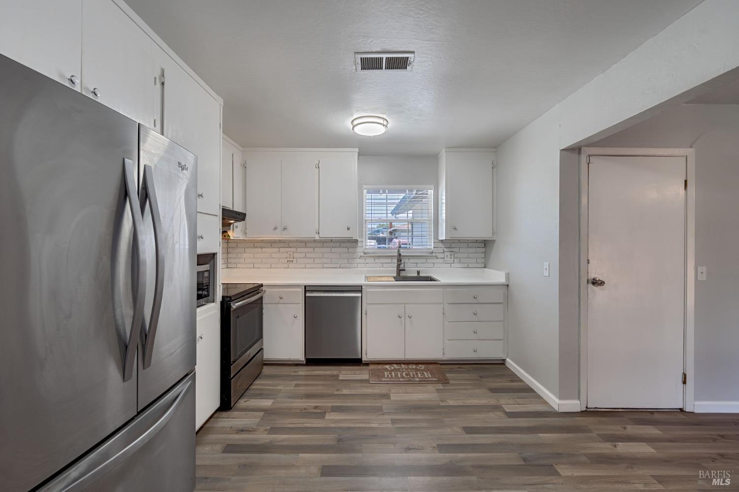 Detail Gallery Image 13 of 40 For 85 Tahoe Dr, Rio Vista,  CA 94571 - 3 Beds | 1/1 Baths