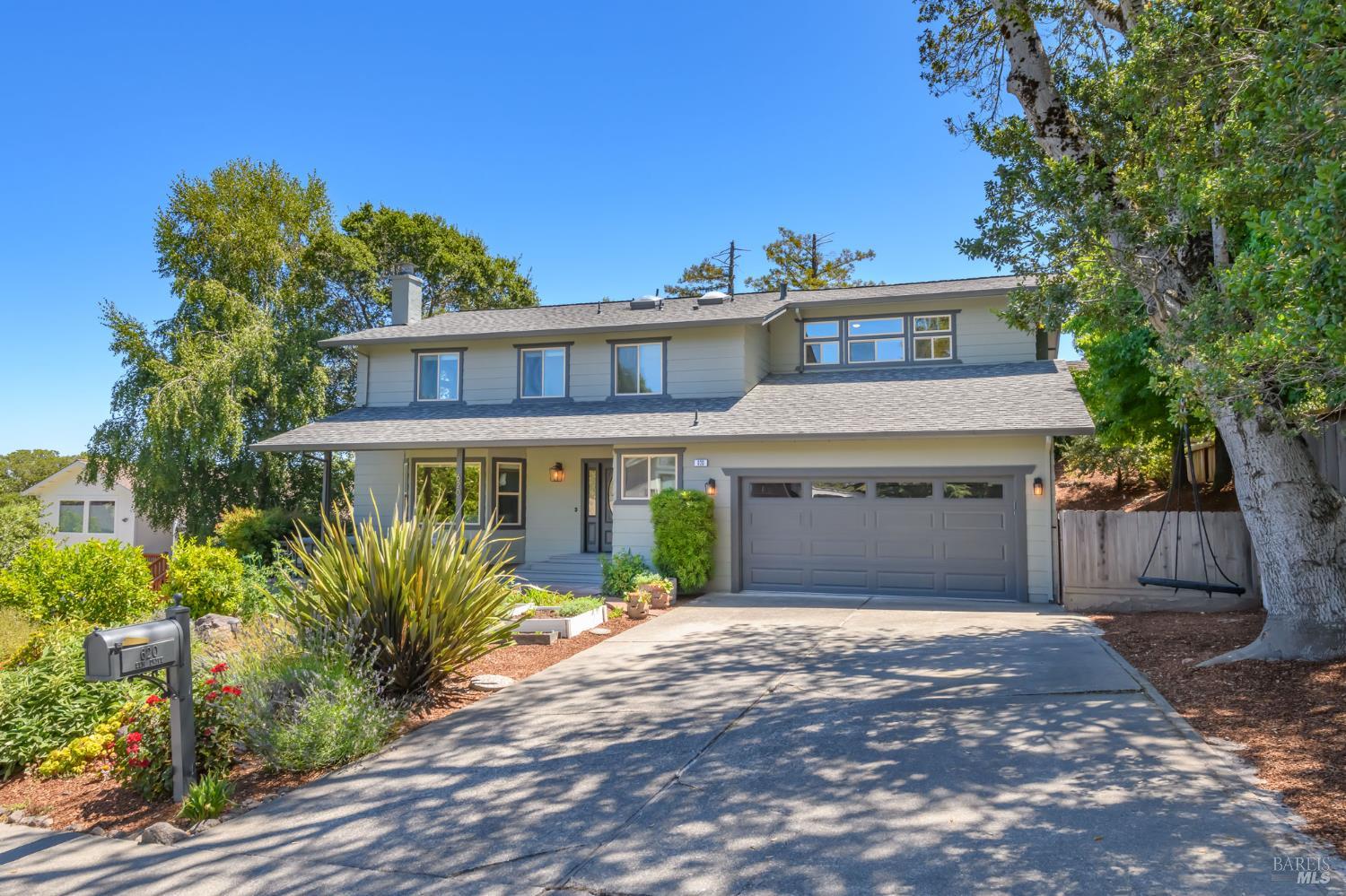 Detail Gallery Image 44 of 61 For 620 Elm Dr, Petaluma,  CA 94952 - 5 Beds | 2/1 Baths