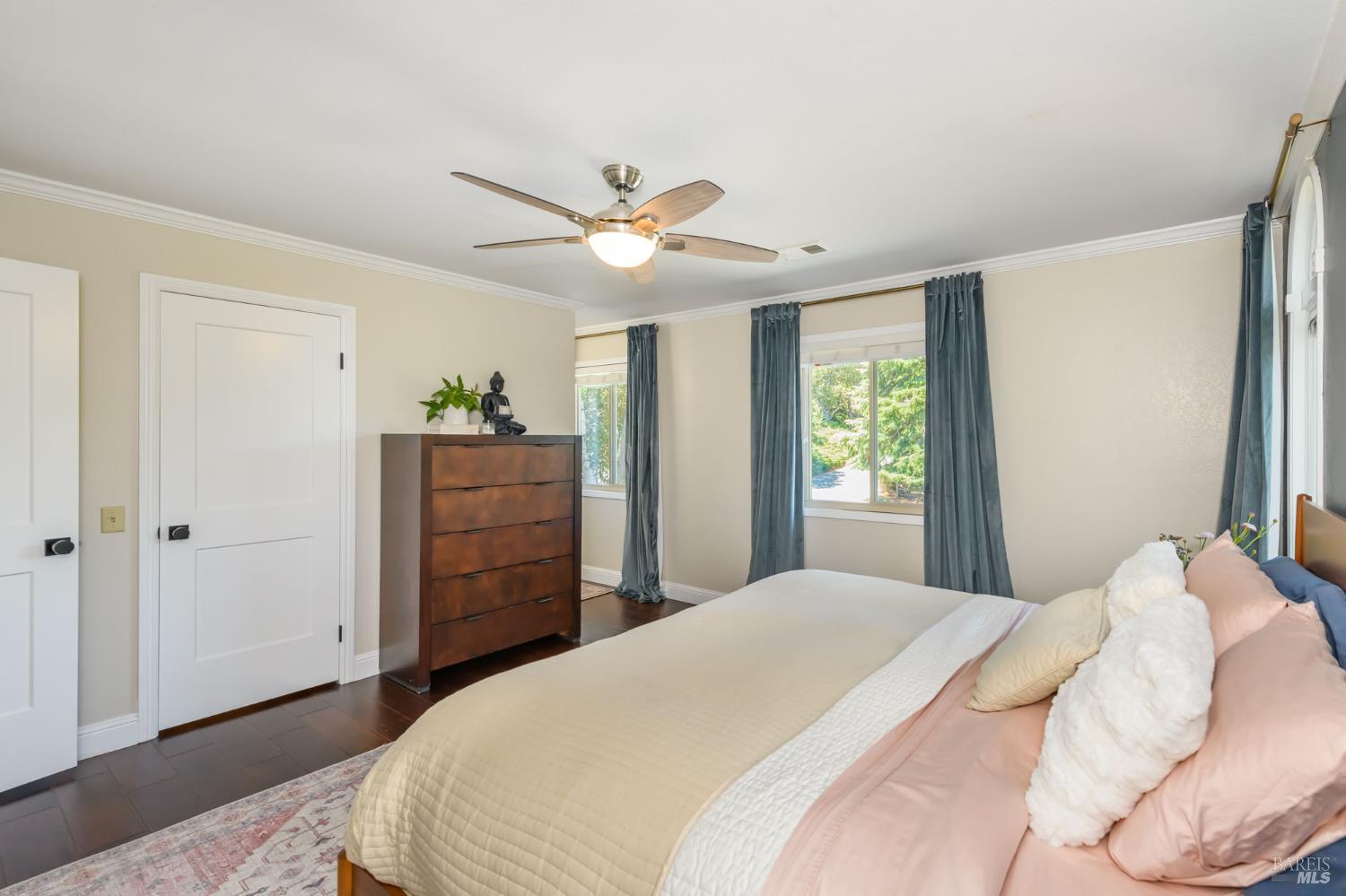 Detail Gallery Image 34 of 61 For 620 Elm Dr, Petaluma,  CA 94952 - 5 Beds | 2/1 Baths