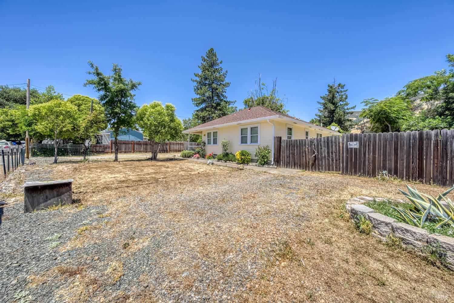Detail Gallery Image 14 of 58 For 3440 Beach St, Nice,  CA 95464 - 2 Beds | 1 Baths
