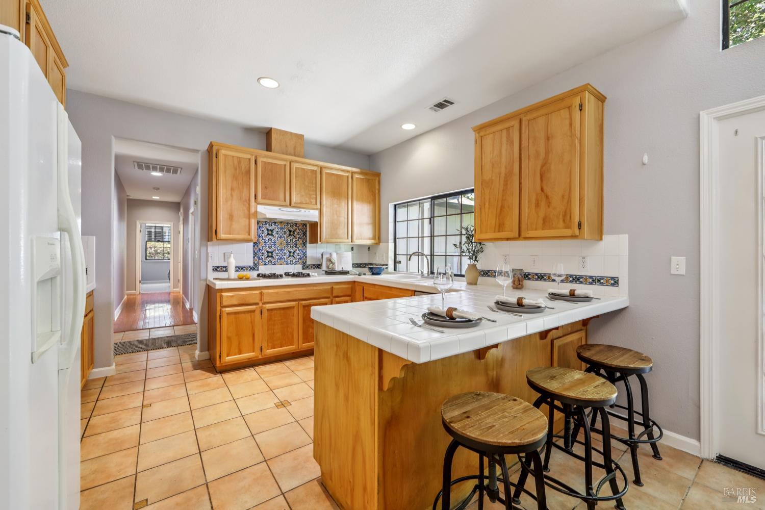 Detail Gallery Image 16 of 37 For 709 Amherst Cir, Sonoma,  CA 95476 - 3 Beds | 2 Baths