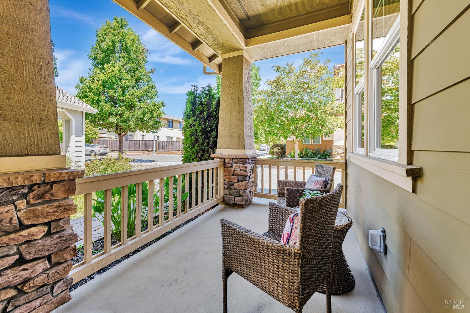 Detail Gallery Image 8 of 55 For 1678 Southridge Dr, Petaluma,  CA 94954 - 4 Beds | 3 Baths