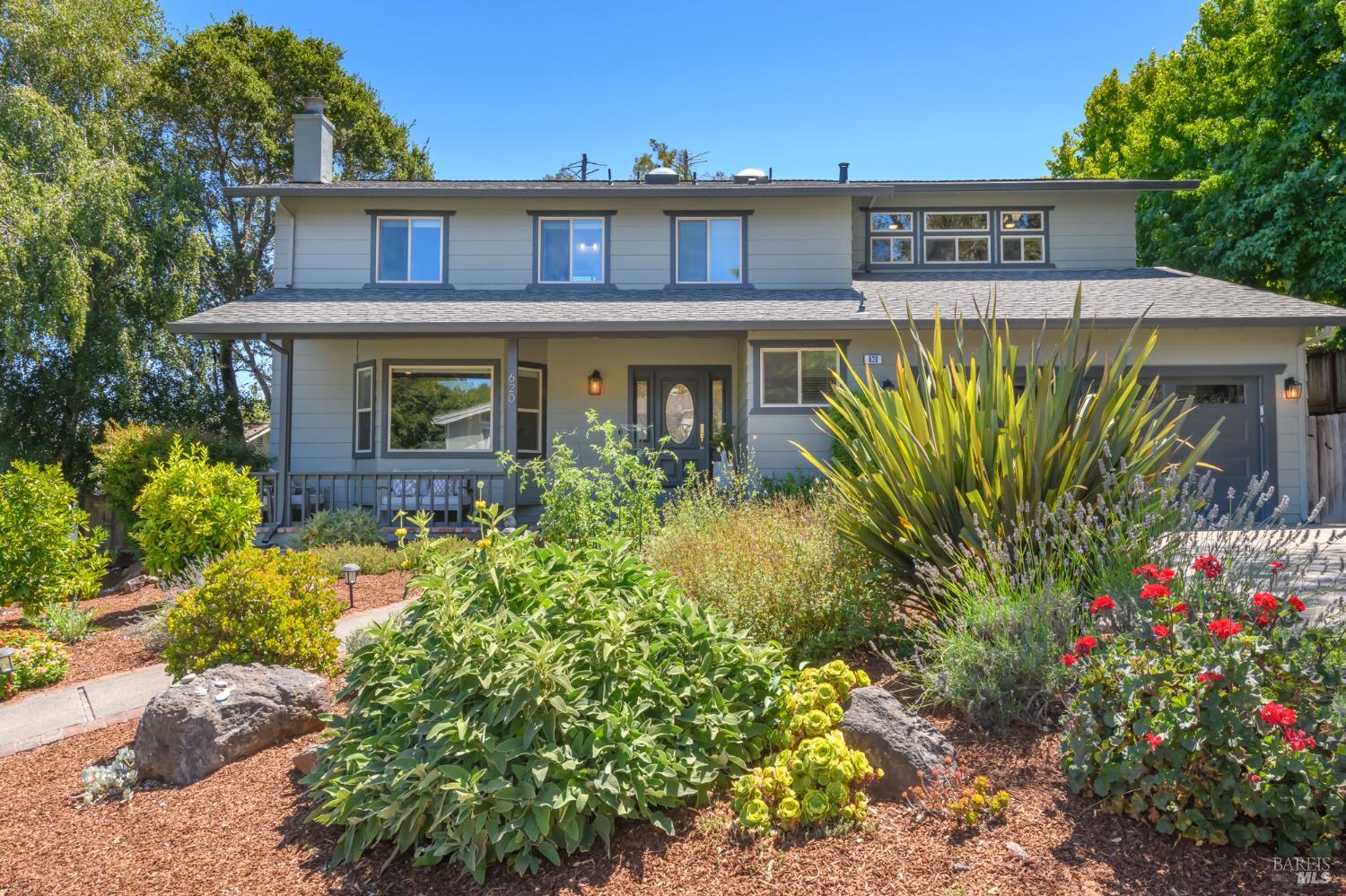 Detail Gallery Image 45 of 61 For 620 Elm Dr, Petaluma,  CA 94952 - 5 Beds | 2/1 Baths
