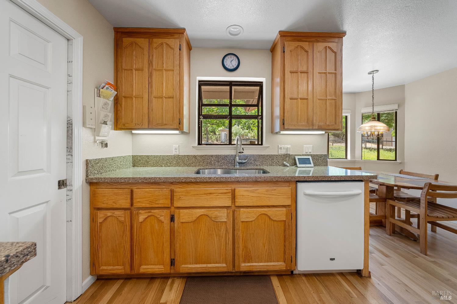 Detail Gallery Image 18 of 71 For 8700 Red Hills Rd, Kelseyville,  CA 95451 - 5 Beds | 3 Baths