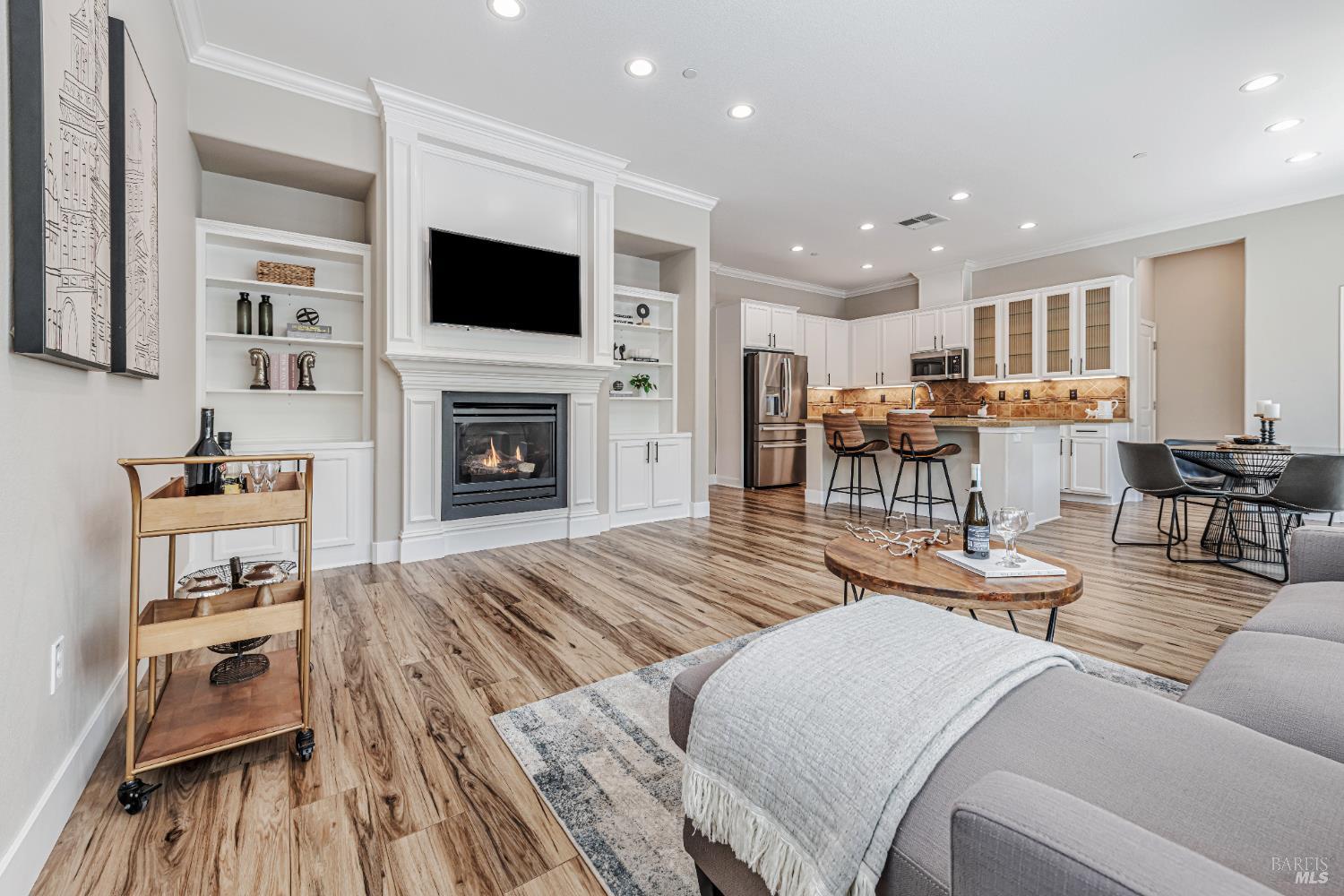 Detail Gallery Image 14 of 55 For 1678 Southridge Dr, Petaluma,  CA 94954 - 4 Beds | 3 Baths
