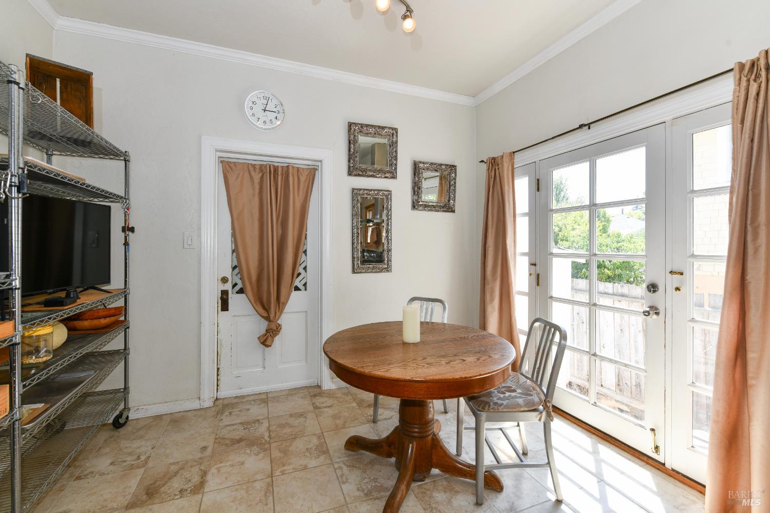 Detail Gallery Image 14 of 74 For 1545 Oak St, Napa,  CA 94559 - 2 Beds | 2 Baths