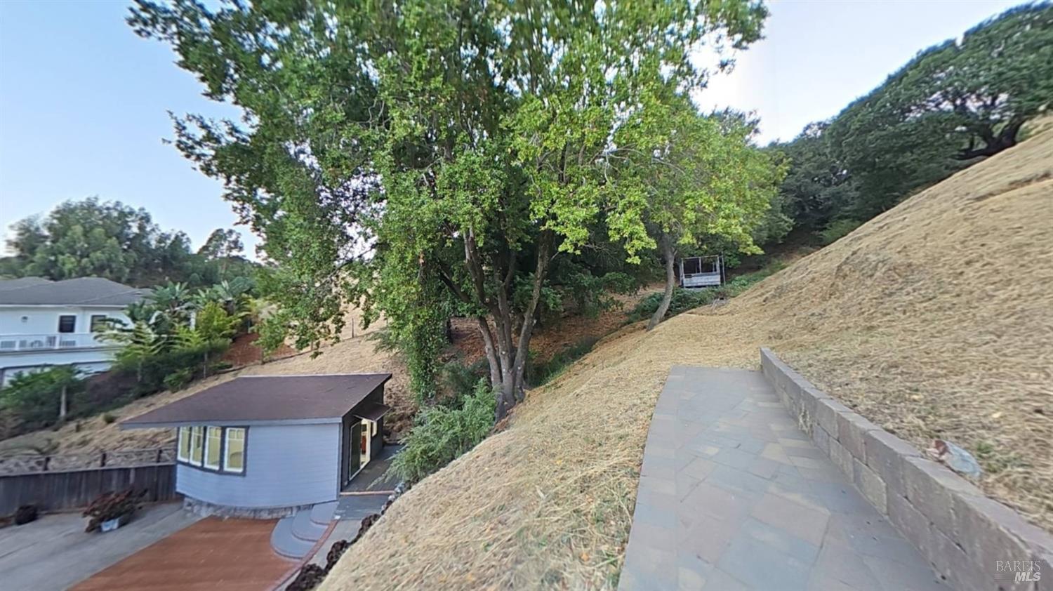 Detail Gallery Image 35 of 42 For 174 Main Dr, San Rafael,  CA 94901 - 5 Beds | 2 Baths
