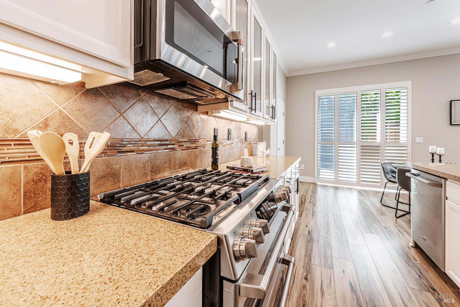 Detail Gallery Image 18 of 55 For 1678 Southridge Dr, Petaluma,  CA 94954 - 4 Beds | 3 Baths