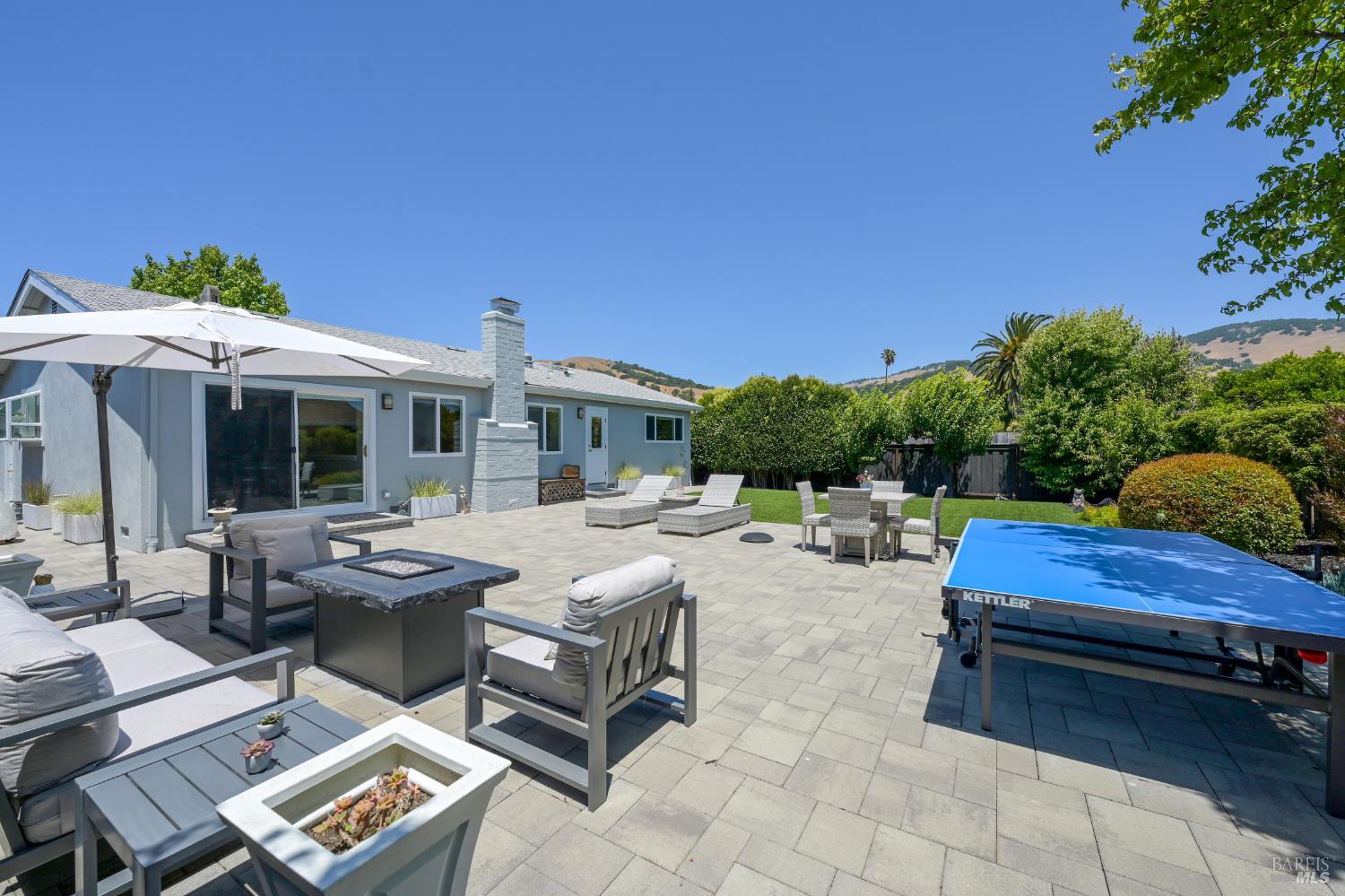 Detail Gallery Image 27 of 33 For 38 San Ramon Way, Novato,  CA 94945 - 3 Beds | 2 Baths