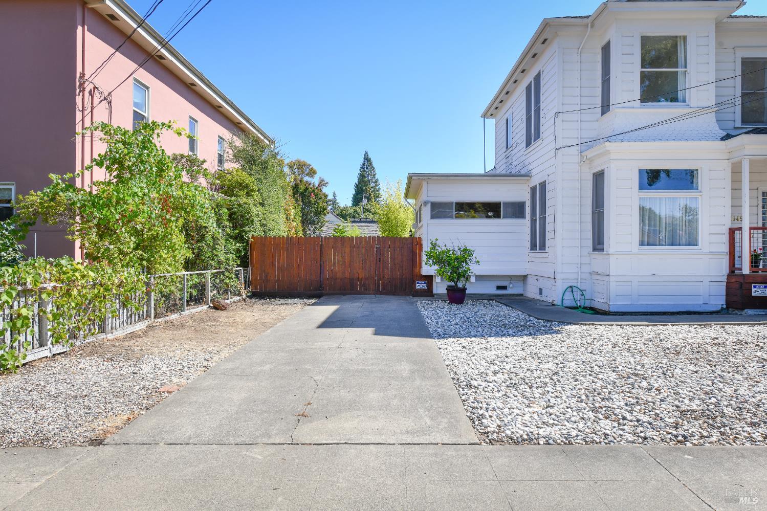 Detail Gallery Image 53 of 74 For 1545 Oak St, Napa,  CA 94559 - 2 Beds | 2 Baths