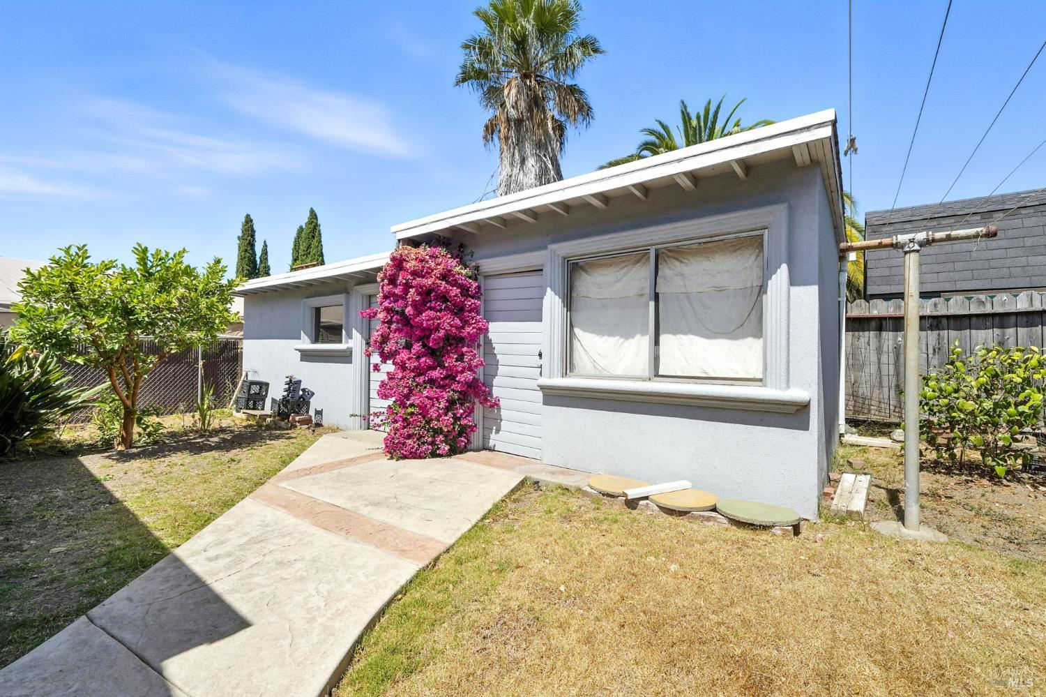 Detail Gallery Image 25 of 26 For 1381 63rd Ave, Oakland,  CA 94621 - 2 Beds | 1 Baths