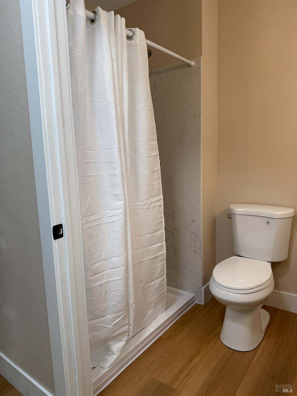 Detail Gallery Image 11 of 14 For 101 Mckinley Cir, Vacaville,  CA 95687 - 3 Beds | 2 Baths