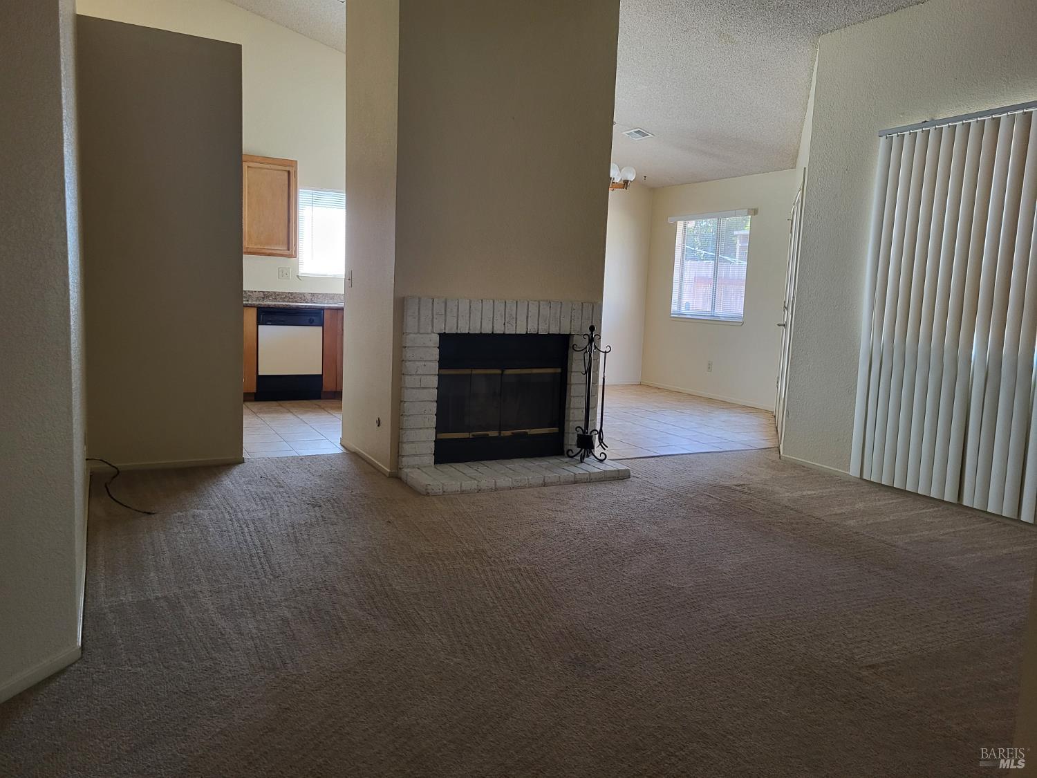 Detail Gallery Image 6 of 28 For 221 Sunhaven Dr, Fairfield,  CA 94533 - 3 Beds | 2 Baths