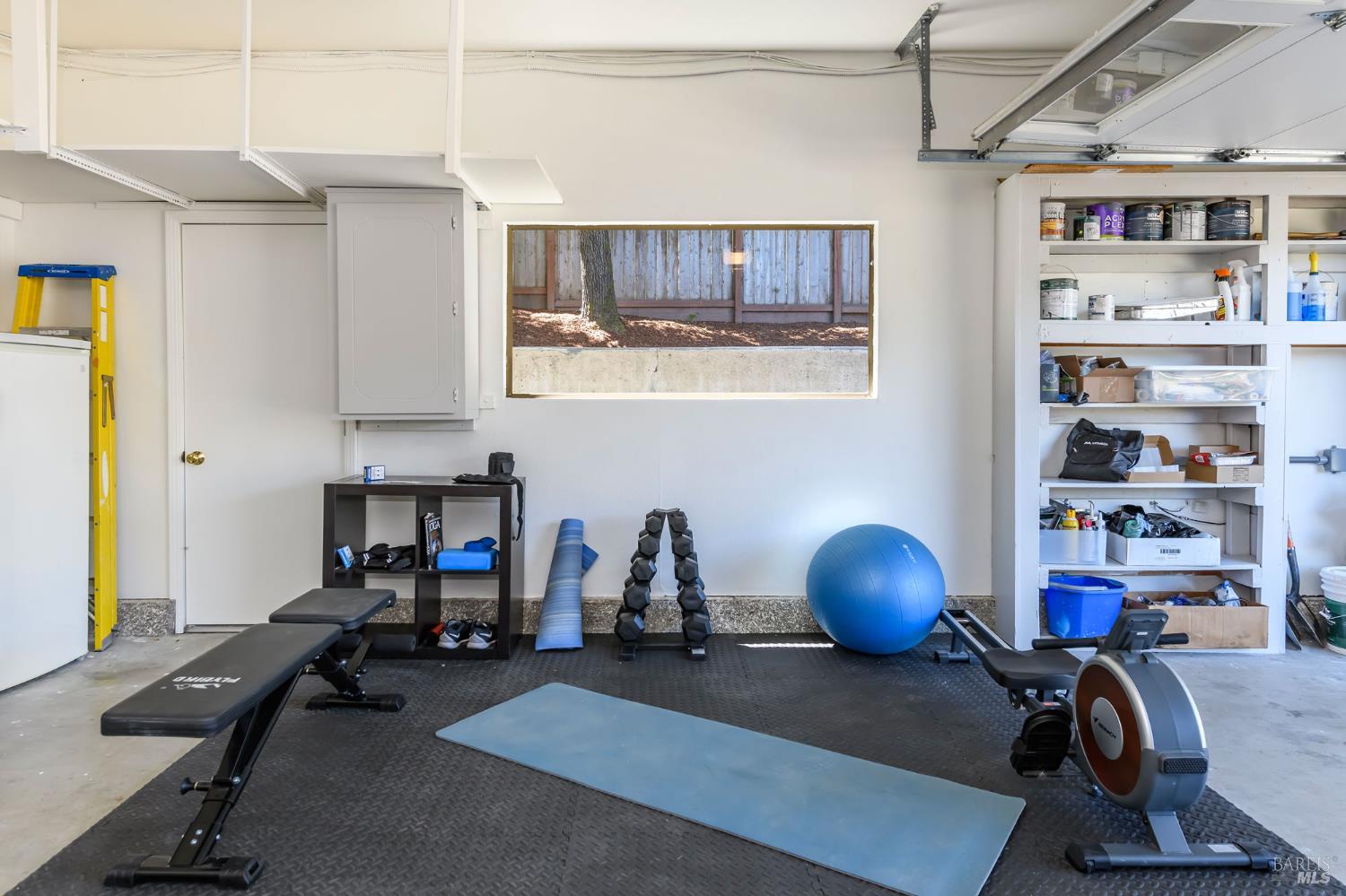 Detail Gallery Image 42 of 61 For 620 Elm Dr, Petaluma,  CA 94952 - 5 Beds | 2/1 Baths