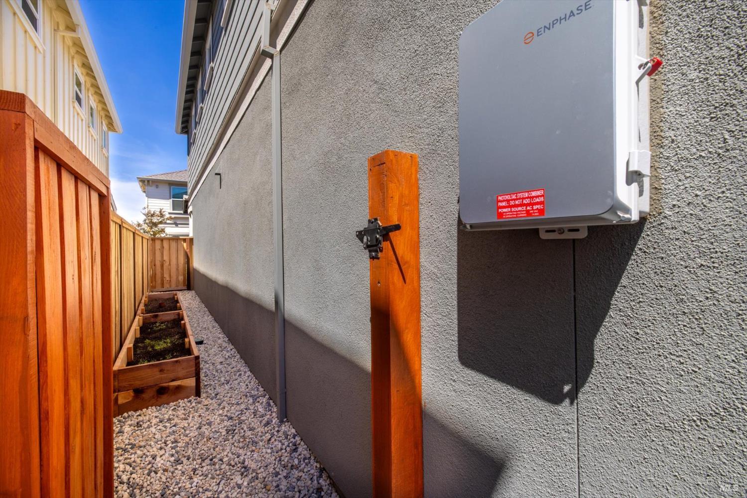 Detail Gallery Image 26 of 33 For 128 Clownfish St, Suisun City,  CA 94585 - 3 Beds | 2/1 Baths
