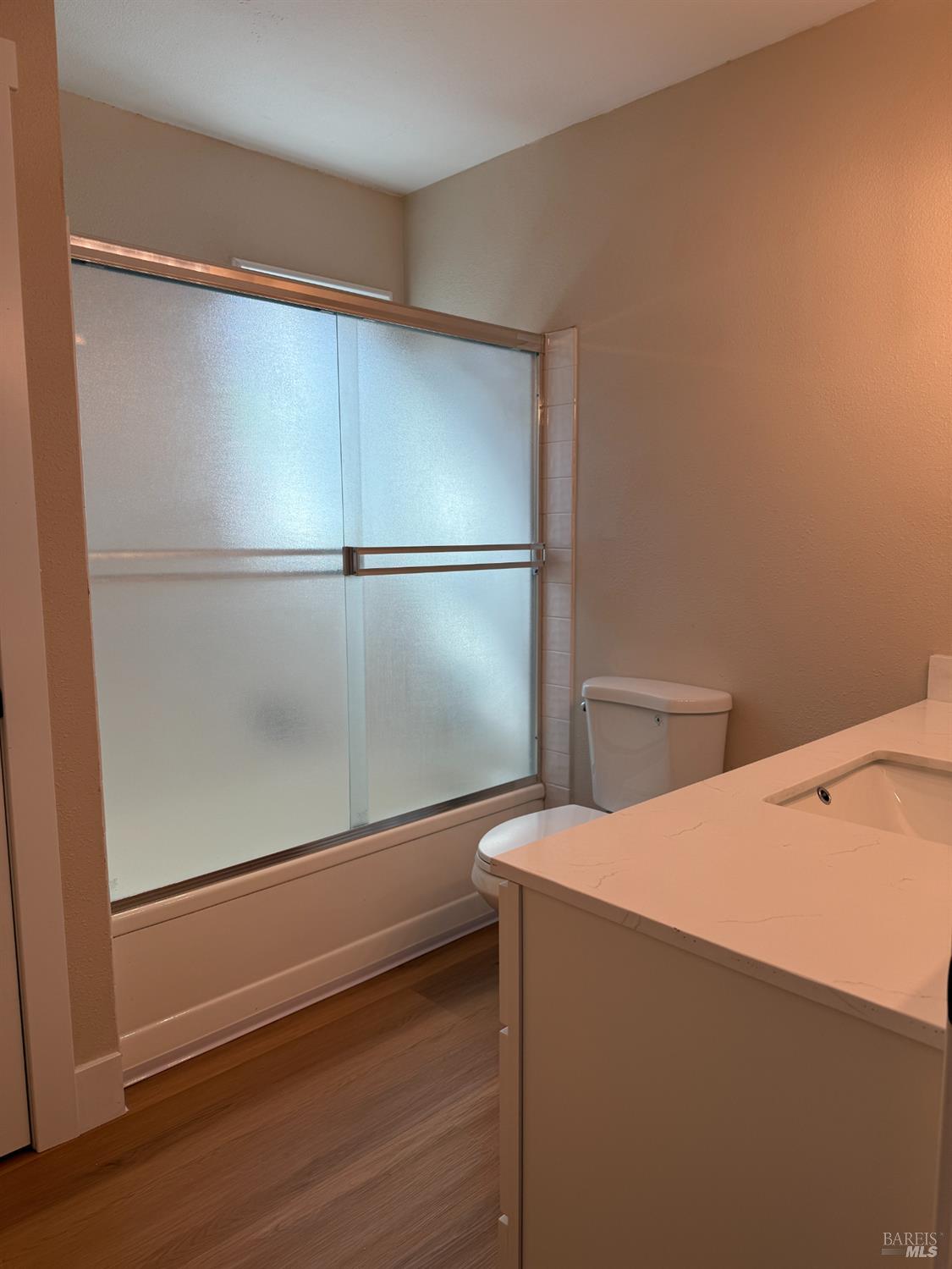 Detail Gallery Image 8 of 14 For 101 Mckinley Cir, Vacaville,  CA 95687 - 3 Beds | 2 Baths