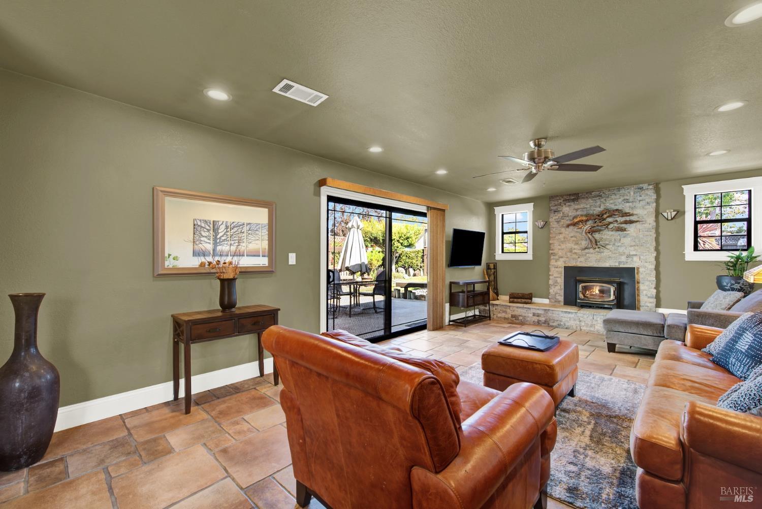 Detail Gallery Image 30 of 85 For 1835 Egret Ln, Hayward,  CA 94545 - 3 Beds | 2 Baths