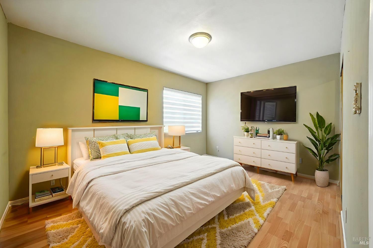 Detail Gallery Image 12 of 26 For 1381 63rd Ave, Oakland,  CA 94621 - 2 Beds | 1 Baths