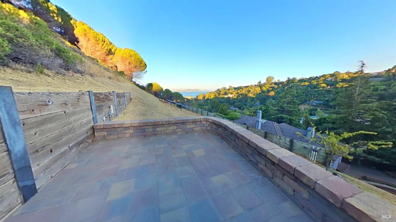 Detail Gallery Image 37 of 42 For 174 Main Dr, San Rafael,  CA 94901 - 5 Beds | 2 Baths