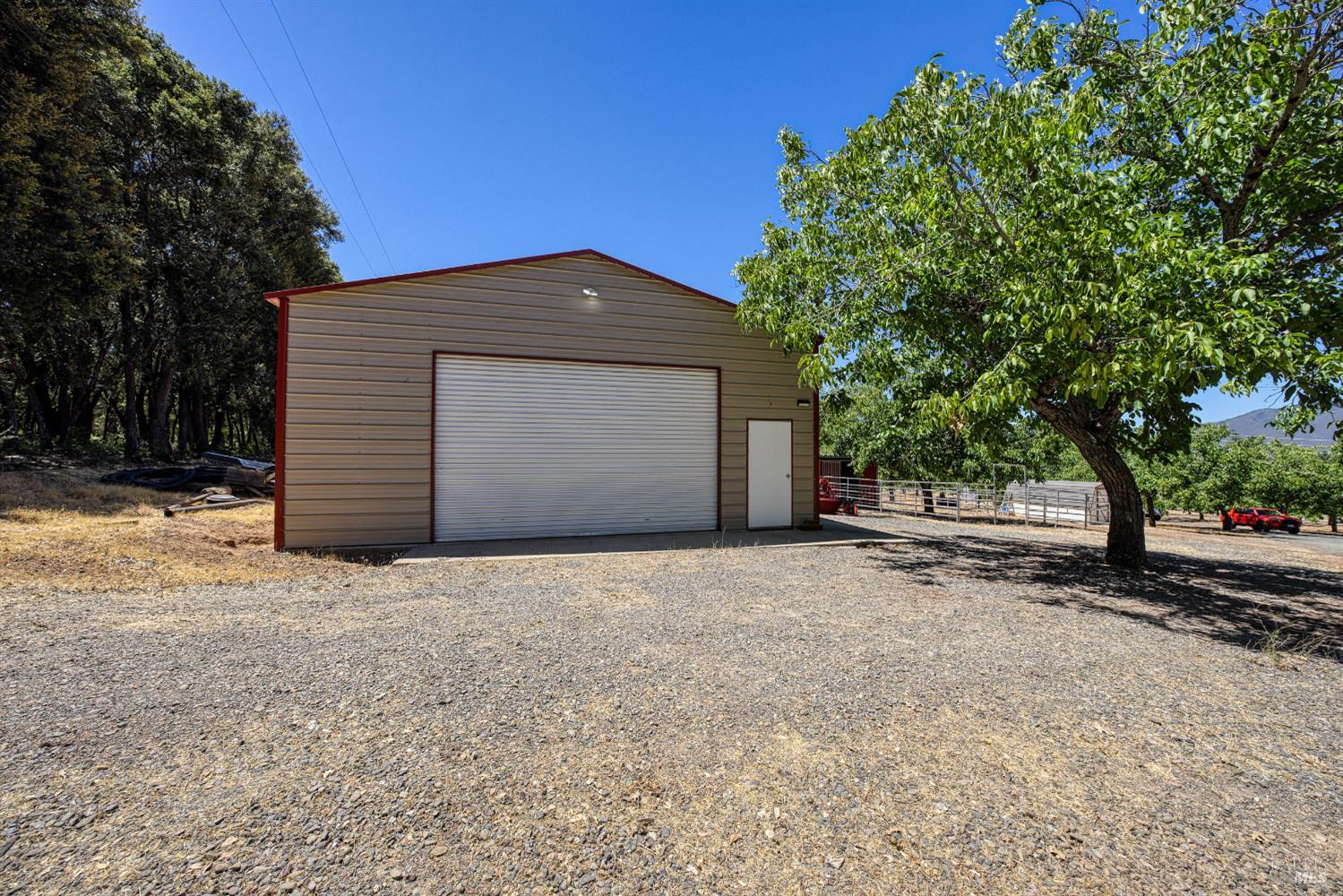 Detail Gallery Image 3 of 71 For 8700 Red Hills Rd, Kelseyville,  CA 95451 - 5 Beds | 3 Baths