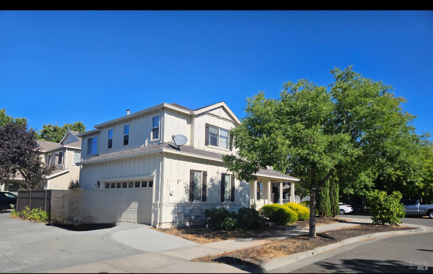 Detail Gallery Image 4 of 9 For 2353 George Ln, Santa Rosa,  CA 95403 - 3 Beds | 2/1 Baths