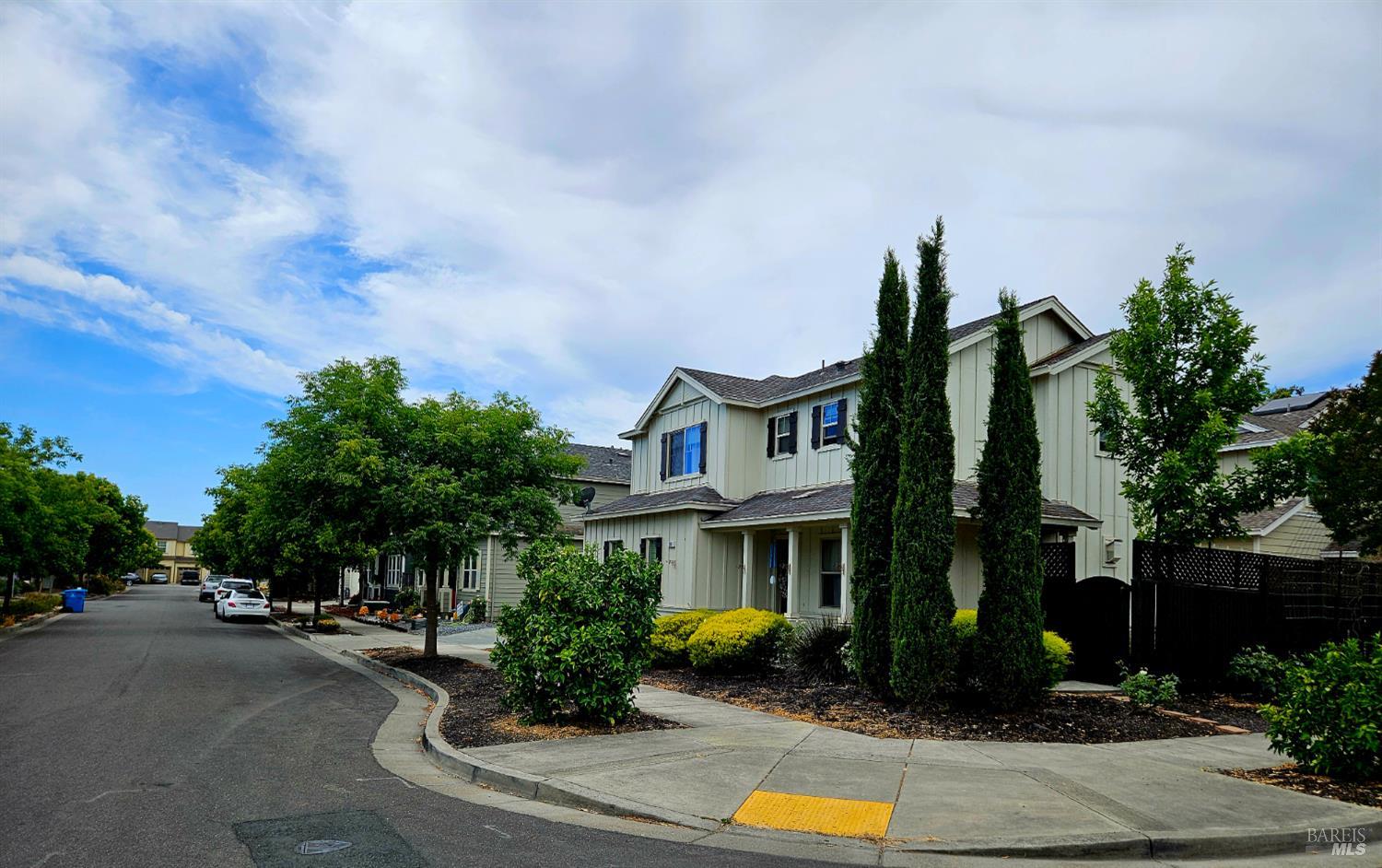 Detail Gallery Image 9 of 9 For 2353 George Ln, Santa Rosa,  CA 95403 - 3 Beds | 2/1 Baths