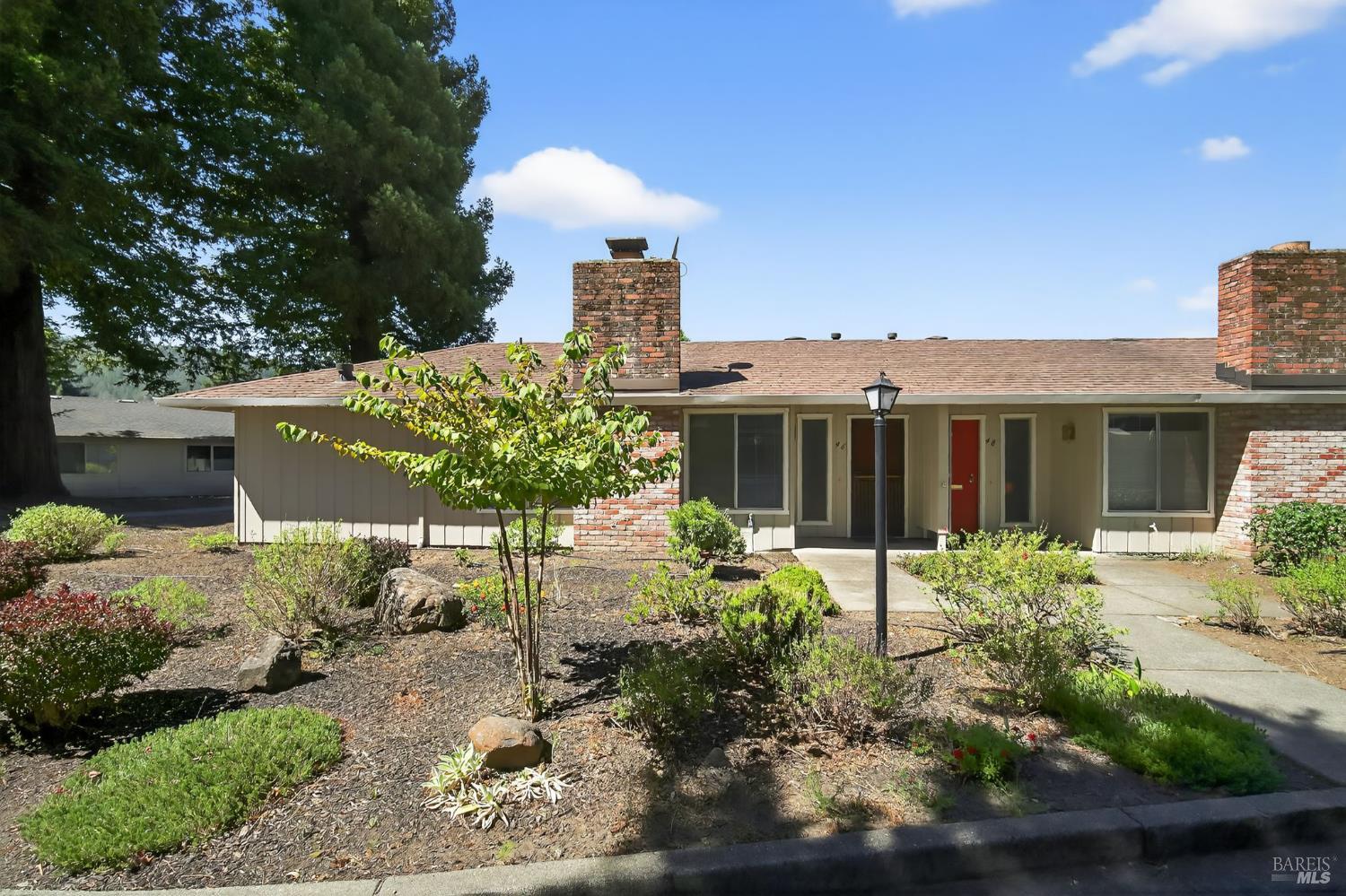 Detail Gallery Image 1 of 39 For 46 Aspen Meadows Cir, Santa Rosa,  CA 95409 - 1 Beds | 1 Baths